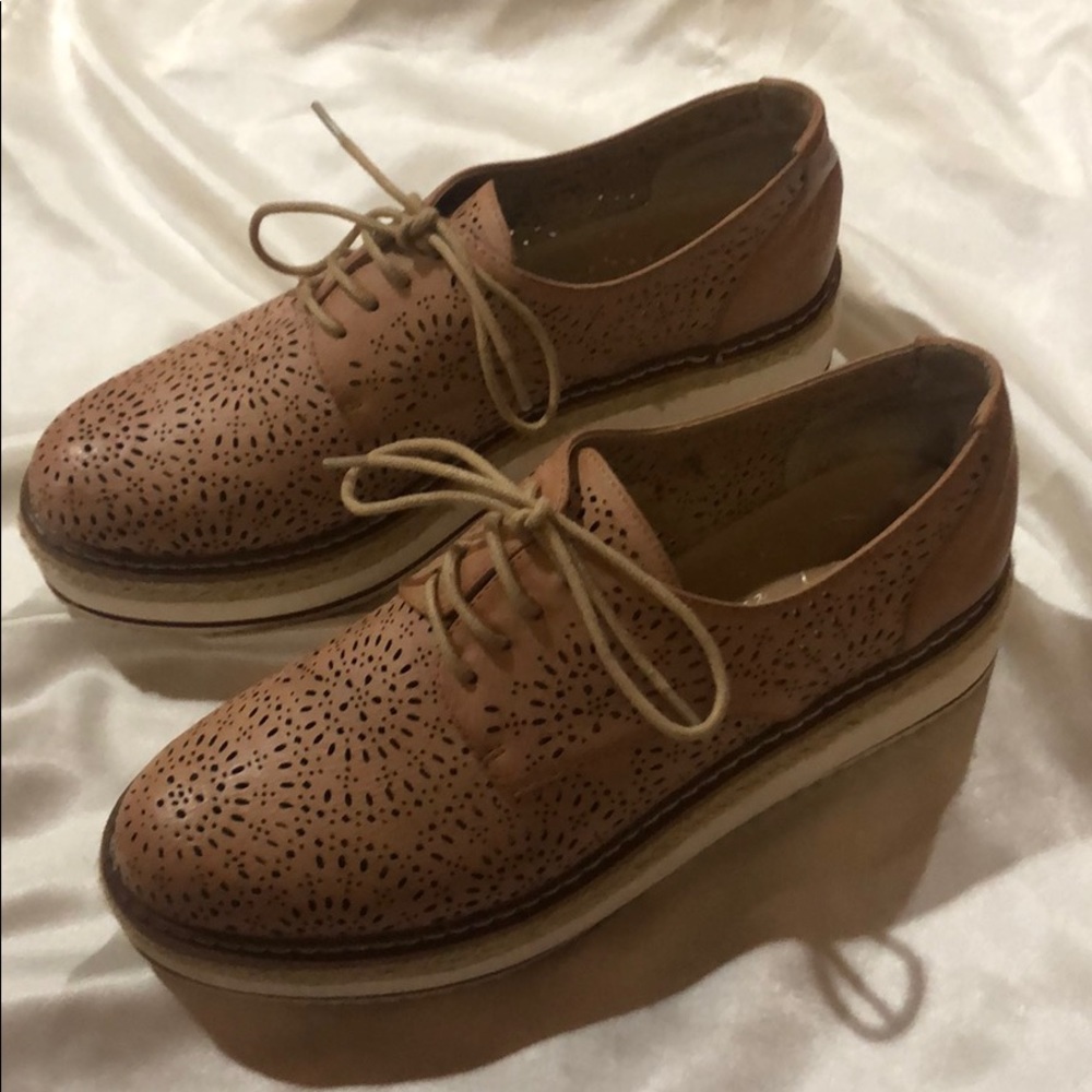 Platform shoes